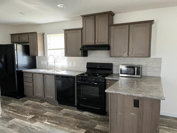 2020 Clayton - Middlebury Revolution 6616 - R111 Mobile Home