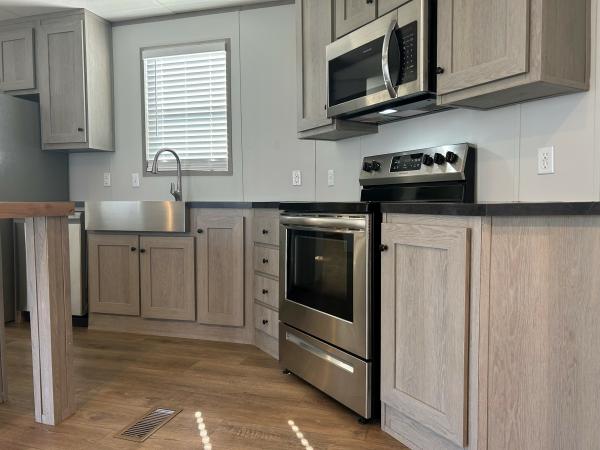 2022 Clayton 31RSV16763JH22 Mobile Home