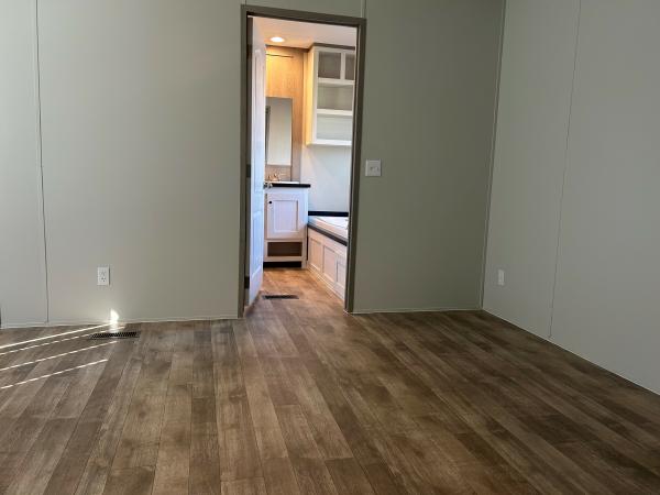 2022 Clayton 31RSV16763JH22 Mobile Home