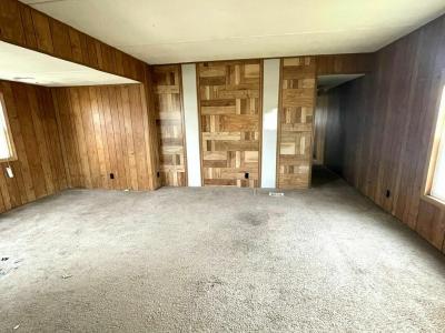 Photo 5 of 12 of home located at 475 Linda Lane Lynwood, IL 60411