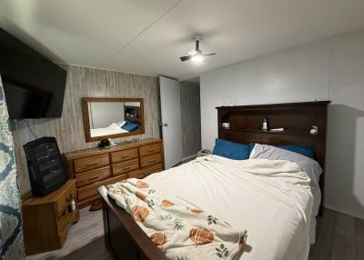 Photo 5 of 29 of home located at 525 Empire Ave Lakeland, FL 33815