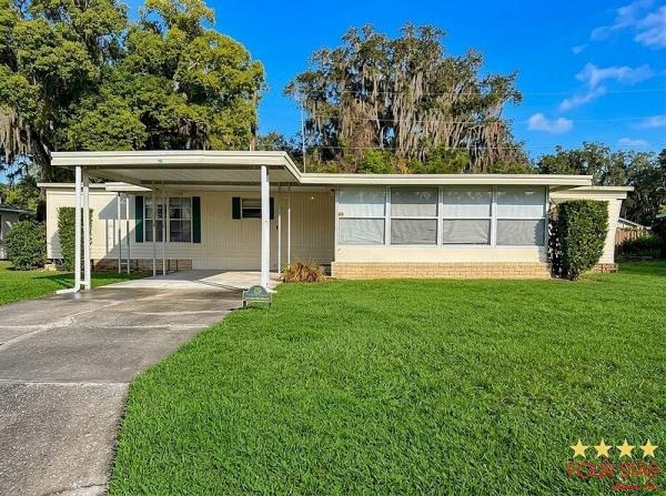 Photo 1 of 2 of home located at 29 Lavender Ln Eustis, FL 32726