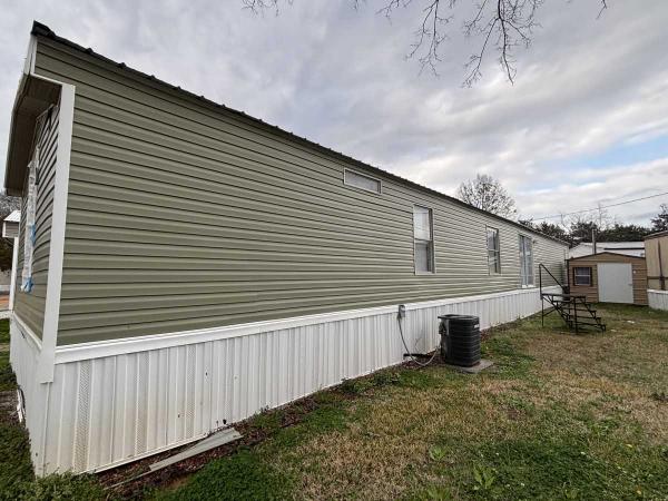 Photo 1 of 2 of home located at 2704 Valley Road Lot #107 Meridian, MS 39307