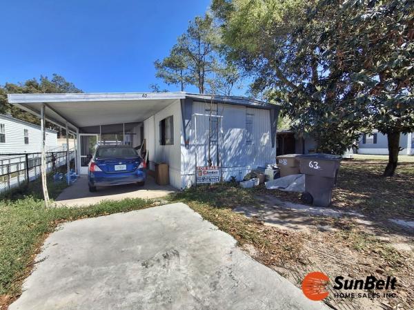 Photo 1 of 2 of home located at 1612 NE 25th Avenue Lot 63 Ocala, FL 34472