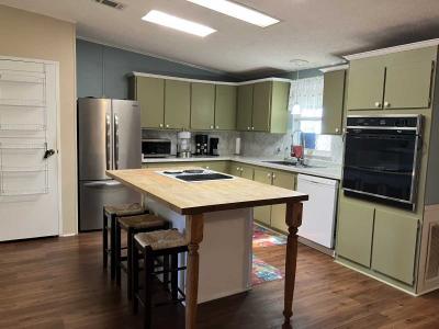 Photo 5 of 13 of home located at 501 Martinique Dr. Lot 10 Lake Wales, FL 33859