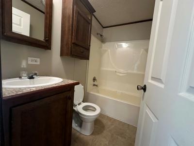 Photo 2 of 8 of home located at 940 Cour Retta Warren, MI 48091