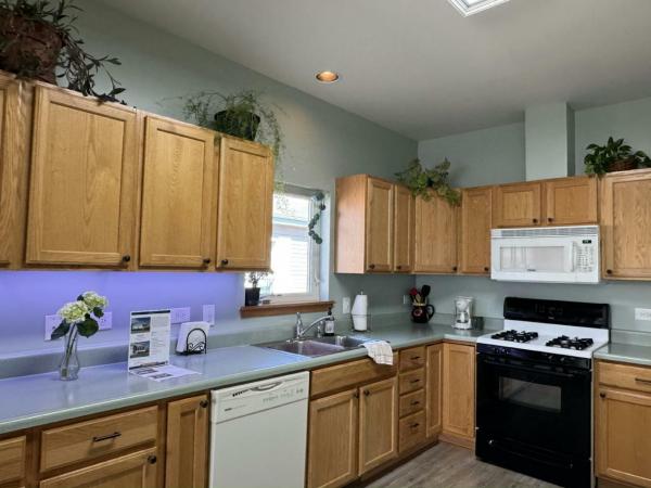 2005 Hi Tech Foxglove Manufactured Home