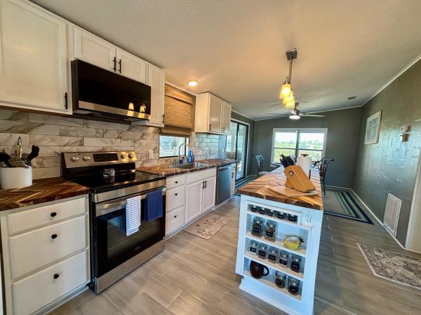 1988 FUQU FH3610483AB Mobile Home