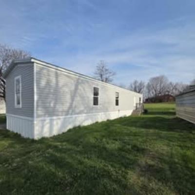 Photo 3 of 8 of home located at 303 Mullen Ln. Elizabethtown, KY 42701