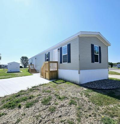 Mobile Home at 2810 East Mellinger Drive Lot 394 Saginaw, MI 48601