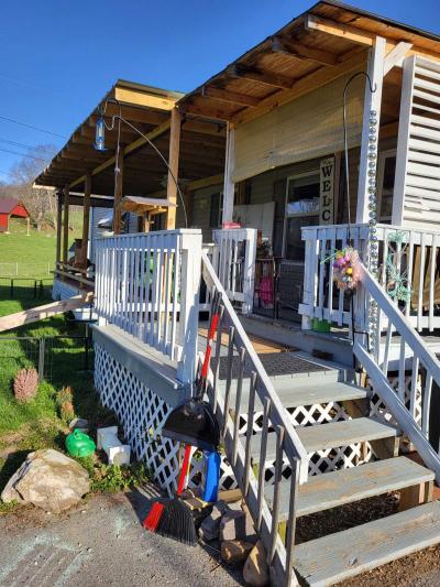 Photo 3 of 21 of home located at 126 Jerrys Estates Drive Marion, VA 24354