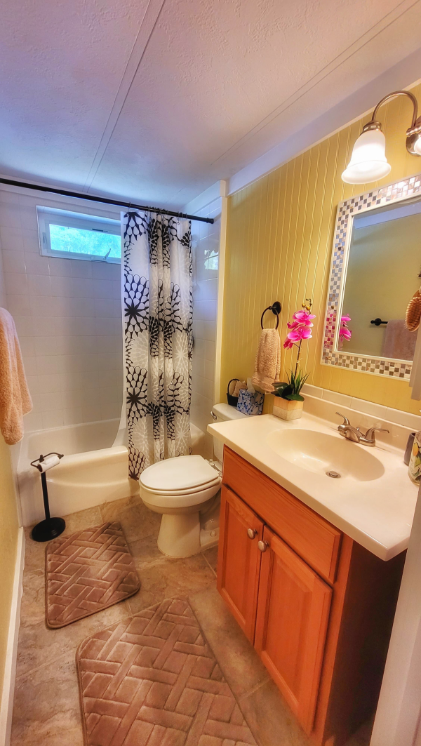 1984 Manufactured Home