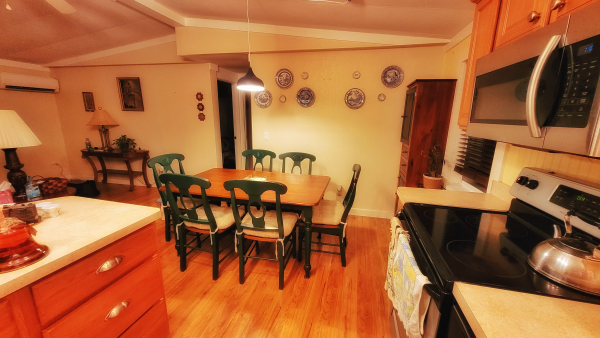 1984 Manufactured Home