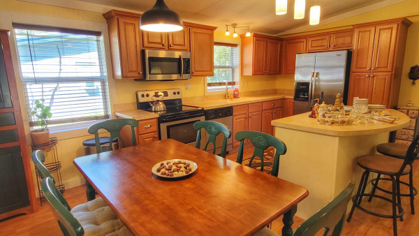 1984 Manufactured Home