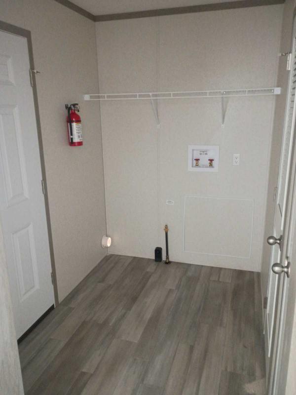 2025 Clayton Homes 5624-E744 Mobile Home