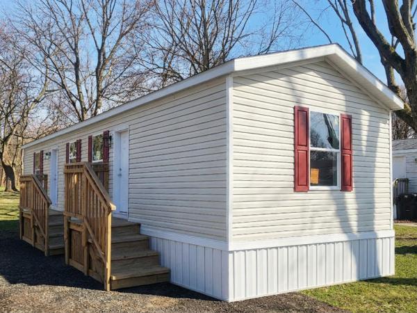 Photo 1 of 1 of home located at 1565 N. M63, Lot 49 Benton Harbor, MI 49022