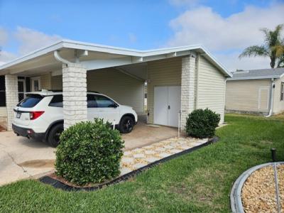 Photo 2 of 4 of home located at 1627 Tahiti Circle Davenport, FL 33897