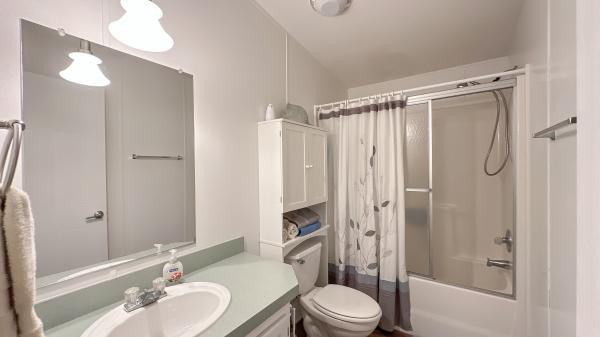 2000 Skyline Wood Manor Mobile Home