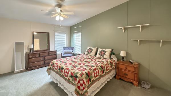 2000 Skyline Wood Manor Mobile Home