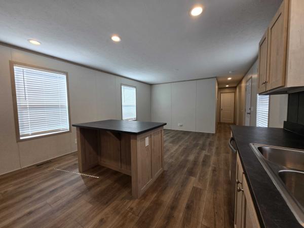 2025 Clayton-Wakarusa Mobile Home