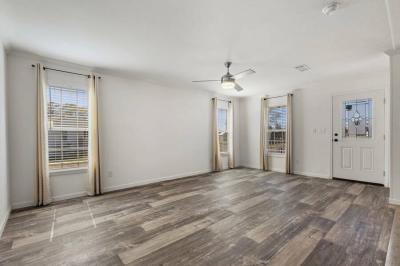 Photo 4 of 17 of home located at 423 Grady Avenue Lakeland, FL 33815