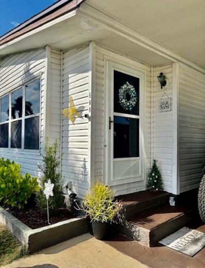 Photo 2 of 17 of home located at 569 Wainsbrook Place Melbourne, FL 32934