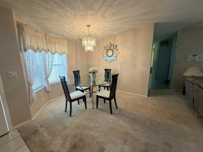 Photo 3 of 11 of home located at 739 Gladiola Dr Auburndale, FL 33823