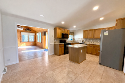 Photo 3 of 32 of home located at 17 Tanglewood Drive Cream Ridge, NJ 08514