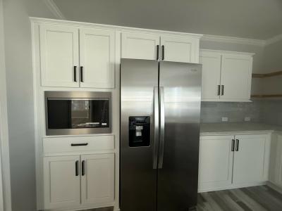 Photo 4 of 25 of home located at 6211 Colfield Circle Lot 259 Sarasota, FL 34241