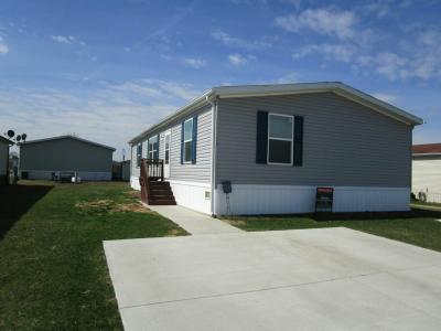 Photo 2 of 15 of home located at 17554 Cherry Street Brownstown, MI 48174