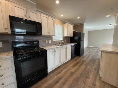 Photo 5 of 29 of home located at 11785 Cascade Circle #79 Romeo, MI 48065