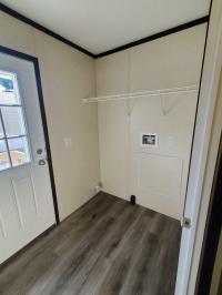 2022 Clayton Wakarusa 96AMF16763BH22   (Model Series- American Made)  Model Name - 7616-510 Farmstead  Home