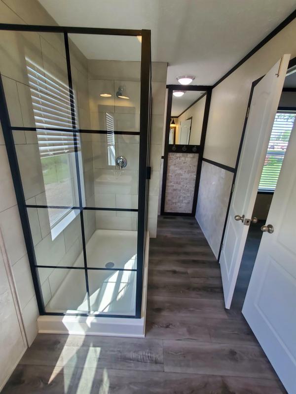 2022 Clayton Wakarusa 96AMF16763BH22   (Model Series- American Made)  Model Name - 7616-510 Farmstead  Home