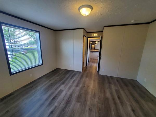 2022 Clayton Wakarusa 96AMF16763BH22   (Model Series- American Made)  Model Name - 7616-510 Farmstead  Home