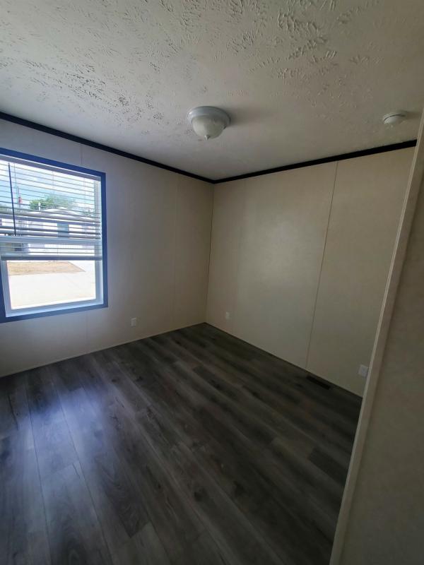 2022 Clayton Wakarusa 96AMF16763BH22   (Model Series- American Made)  Model Name - 7616-510 Farmstead  Home