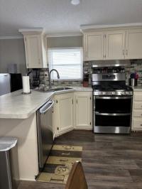 1995 Holly Park Manufactured Home