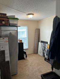 1995 Holly Park Manufactured Home