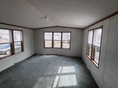 Photo 3 of 15 of home located at 6007 S Canterbury Pl Sioux Falls, SD 57106