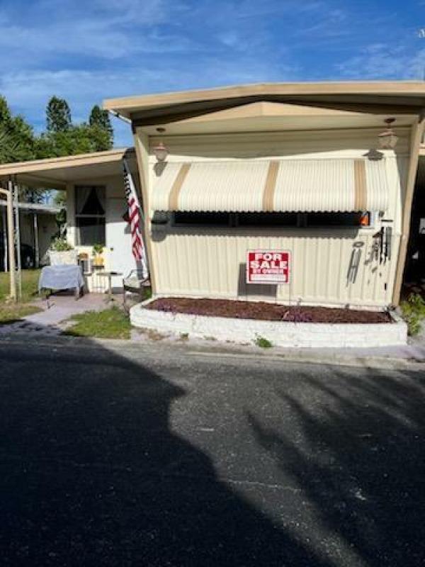 Photo 1 of 2 of home located at 1280 Lakeview Road, Lot 136 Clearwater, FL 33756