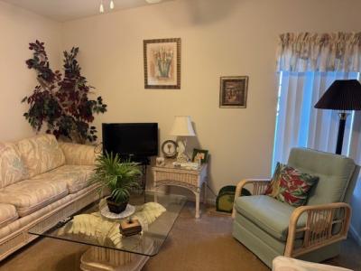 Photo 3 of 7 of home located at 453 Tall Oaks Road Naples, FL 34113