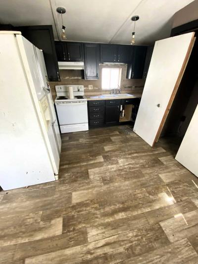 Photo 3 of 6 of home located at 2053 Mcdivitt Ct. #197 Milford, MI 48381