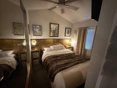 Photo 4 of 25 of home located at 8700 E University Dr Mesa, AZ 85207