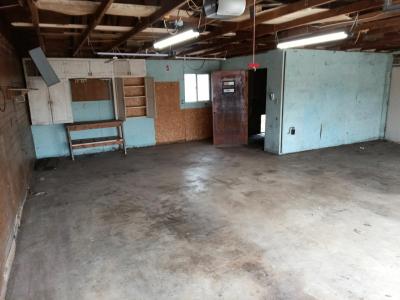 Photo 2 of 13 of home located at 301 Neosho St Humboldt, KS 66748