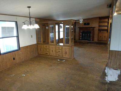 Photo 2 of 13 of home located at 301 Neosho St Humboldt, KS 66748