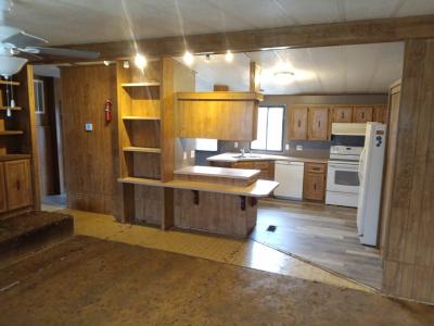 Photo 3 of 13 of home located at 301 Neosho St Humboldt, KS 66748