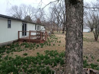 Photo 4 of 13 of home located at 301 Neosho St Humboldt, KS 66748