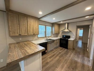 Photo 5 of 21 of home located at 1190 S Dixie Blvd Lo Radcliff, KY 40160