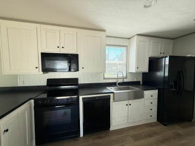 Photo 3 of 10 of home located at 915 Southline St Cleveland, TX 77327