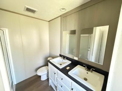 Photo 4 of 10 of home located at 915 Southline St Cleveland, TX 77327