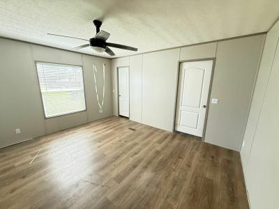 Photo 5 of 10 of home located at 915 Southline St Cleveland, TX 77327